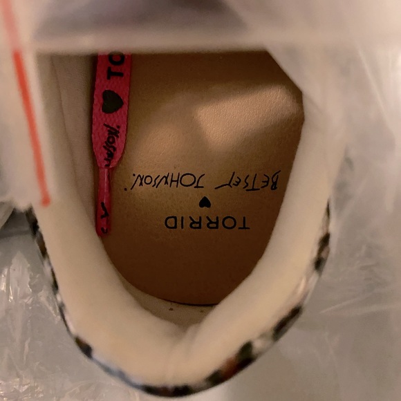 Betsey Johnson - Silver Glitter Distressed Sneaker - Picture 6 of 7